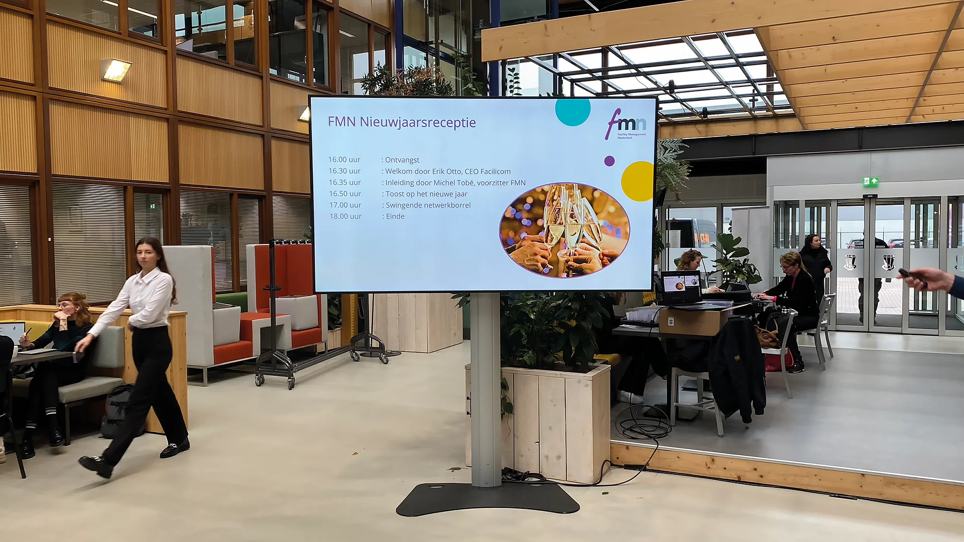 Beeldinstallatie bedrijfspresentatie Rotterdam CT-AV audiovisuele inrichters beeld licht geluid