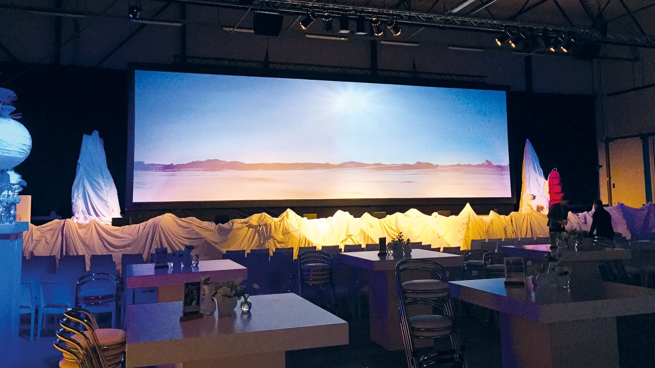 Installatie licht presentatie Kennissenclub Rotterdam events trusten CT-AV audiovisuele inrichters Hoogvliet